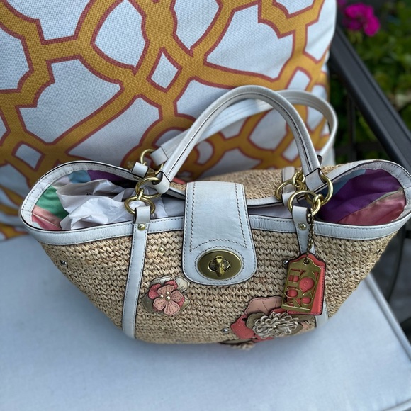 Coach Hampton Embellished Weekend Straw bag - Picture 5 of 11